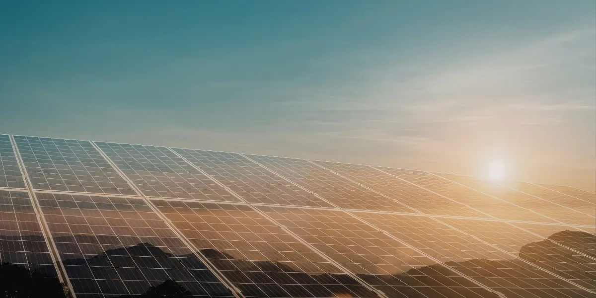 Sistema de almacenamiento con baterías solares
